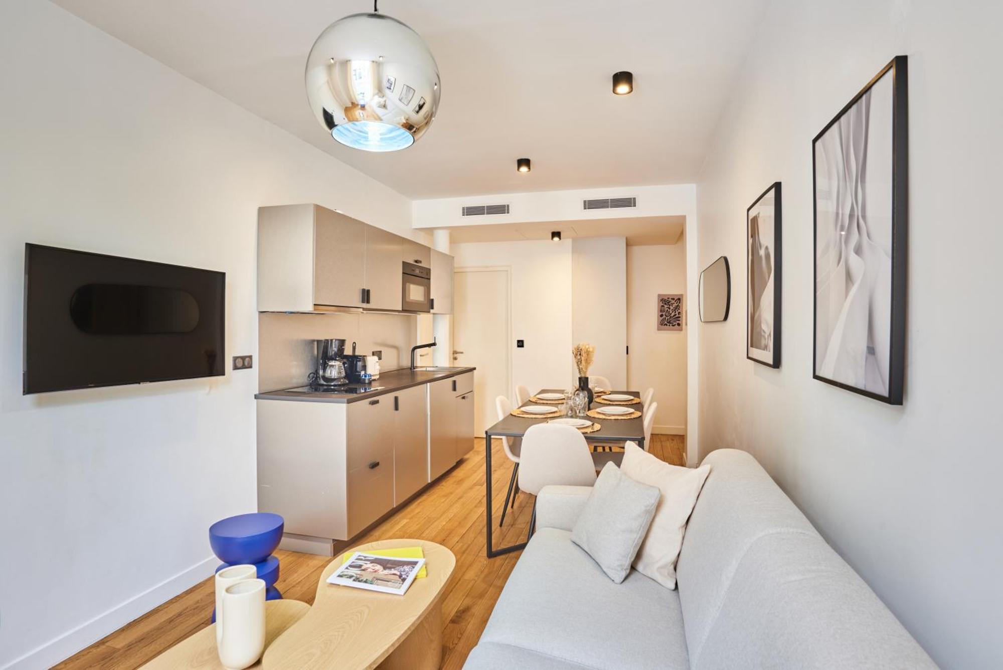 Center Of By Prestige Appartement Parijs