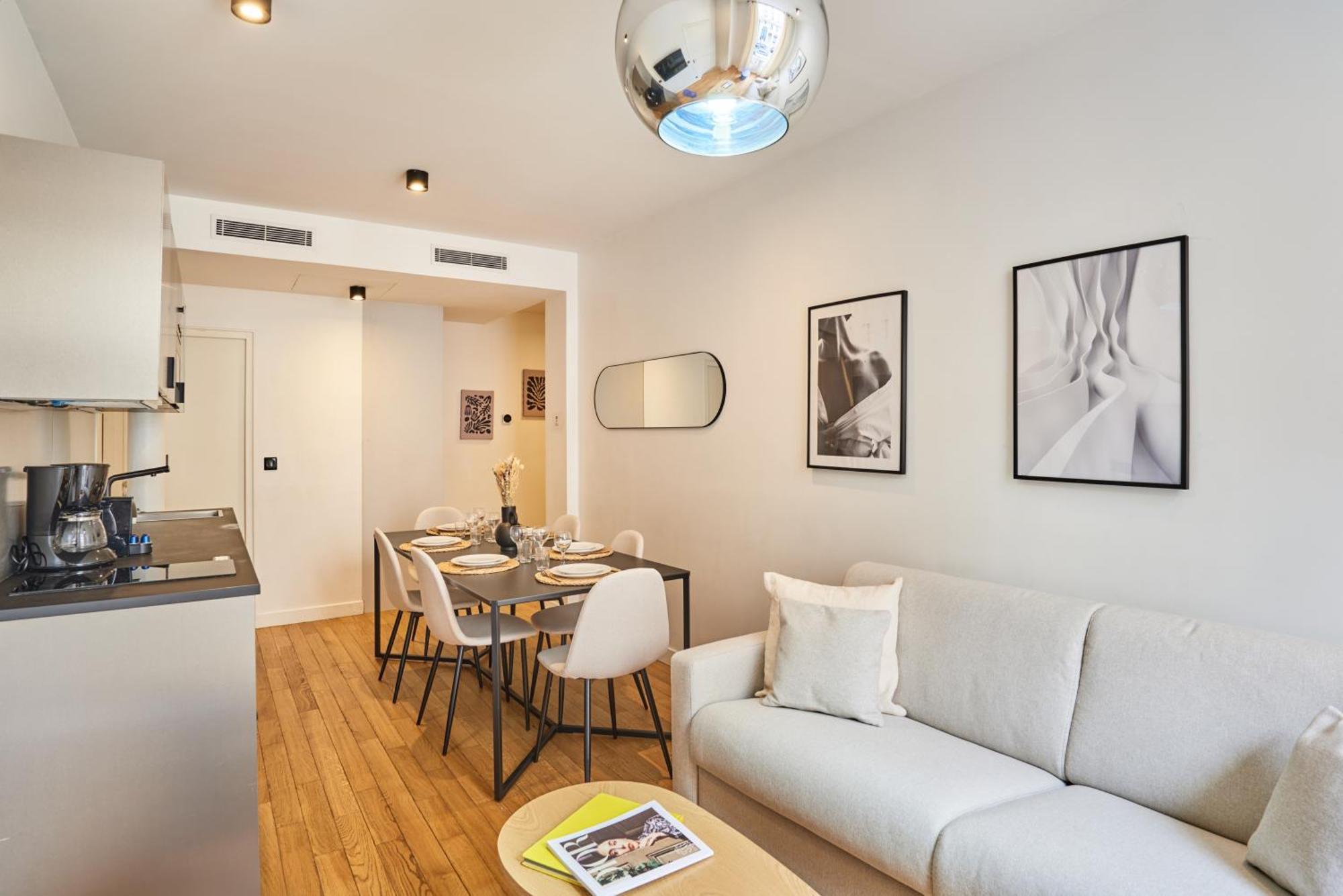 Center Of By Prestige Appartement Parijs