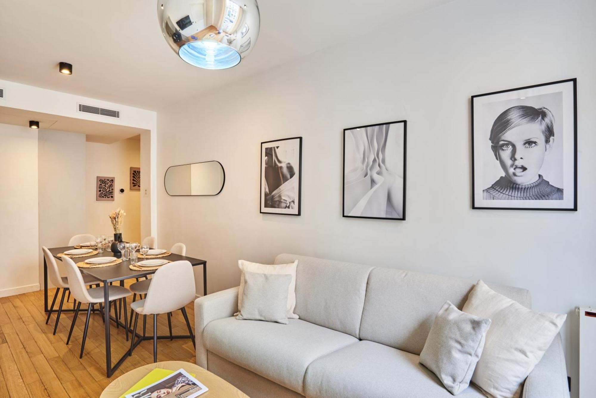 Center Of By Prestige Appartement Parijs